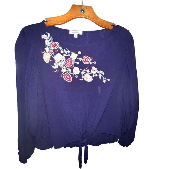 Wonderly Tops - Wonderly Navy Bat Sleeve Floral Top M